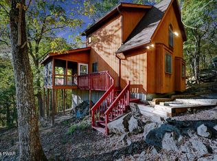 215 Radcliff Rd, Bushkill, PA 18324