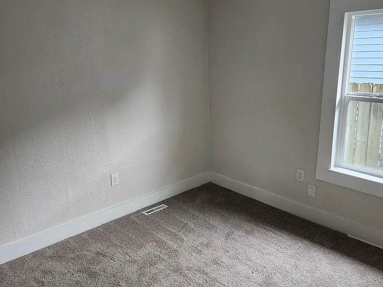 653 N Luett Ave #MAIN — Photo 13