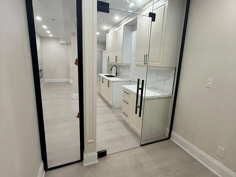 2 Chesney Cres #A — Photo 13