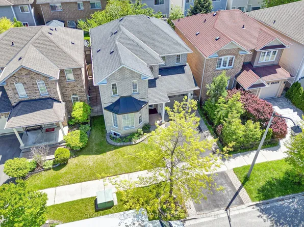 13 Howling Cres, Ajax, ON L1S 7N7