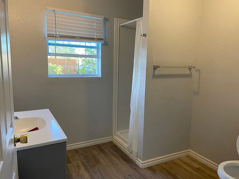 1512 S Alice Ave — Photo 18