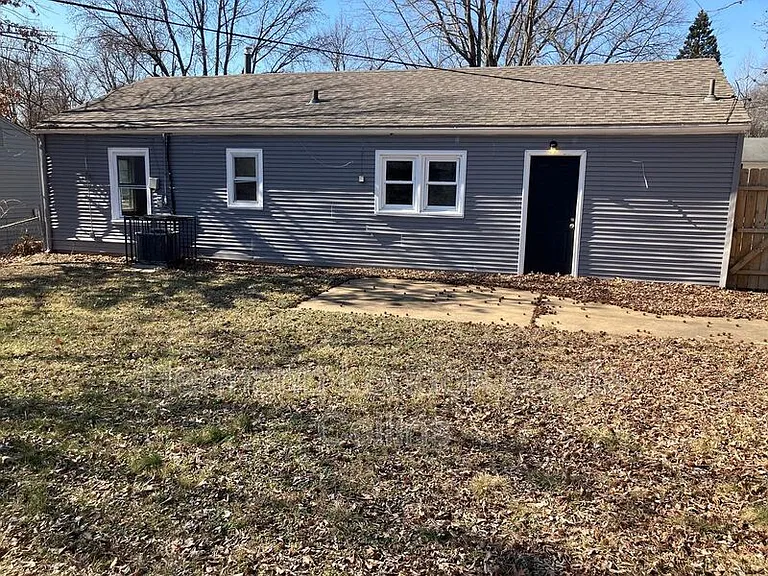 9850 Dennis Dr — Photo 2