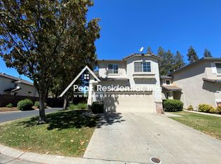 8746 Noble Fir Ln, Elk Grove, CA