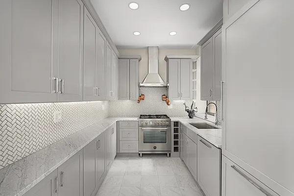 Sold by Allure Property Partners LLC | media 10