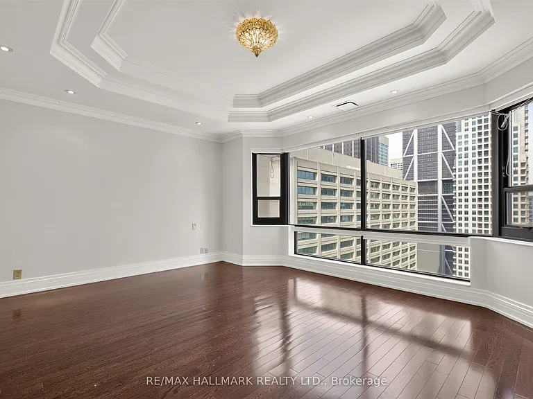 1166 Bay St #Penthouse 1 — Photo 28