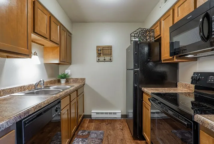 Oakwood Apartments — Photo 38