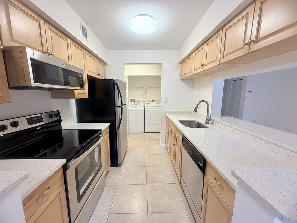 9955 Westview Dr #218
