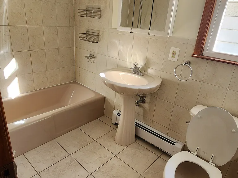 508 Cross St #2 — Photo 6