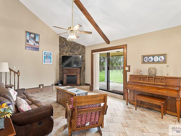 4th image of 110 Scoggins Dr