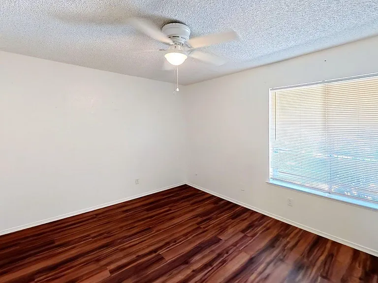 5090 N College Ave #109 — Photo 7