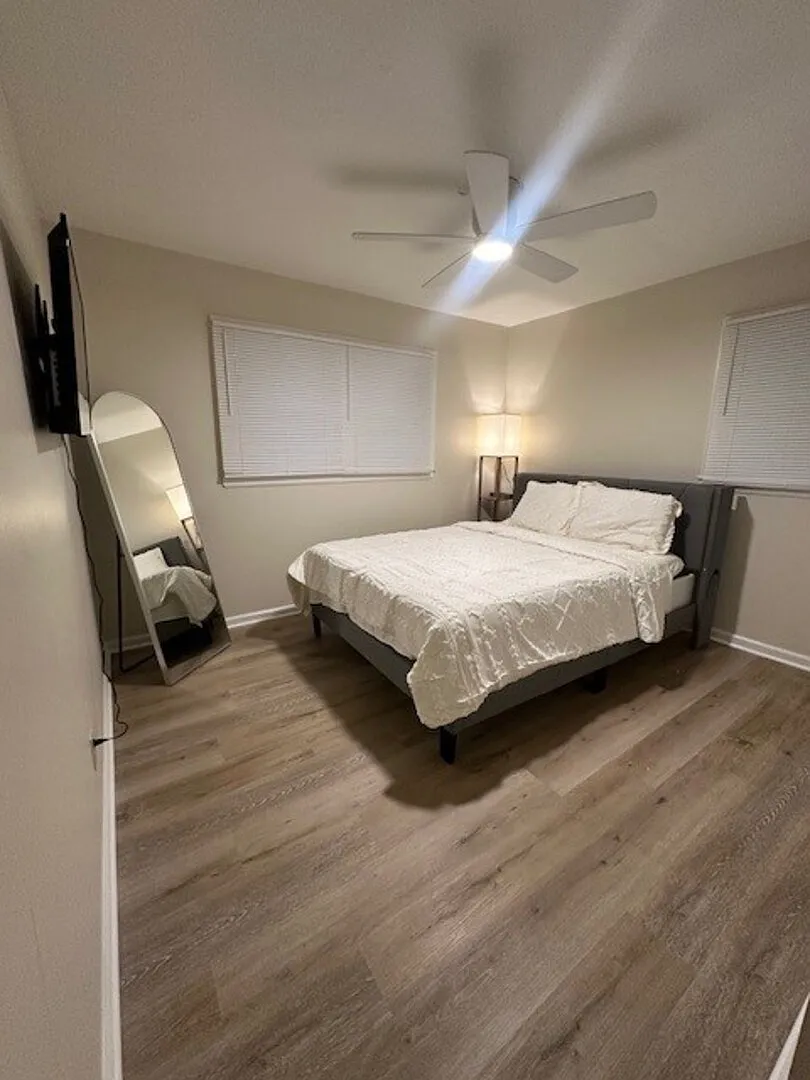 Charming 3 Bedroom 2 Bath Fully Furnished Home in Austell — Photo 3