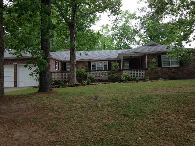 1st image of 302 Magnolia Dr
