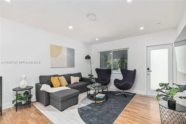 260 NE 46th St — Photo 10