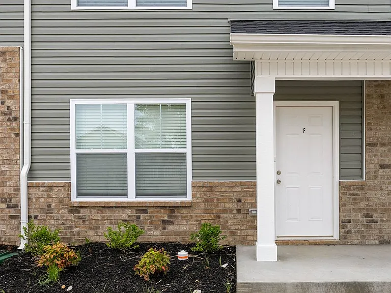 2209 Eldos Trace Cir — Photo 38