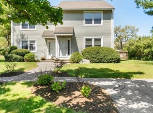 92 Quannacut Rd #B, Westerly, RI 02891