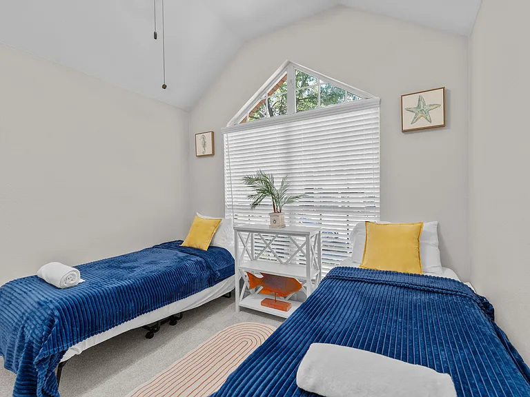 11350 Balcones Dr — Photo 57