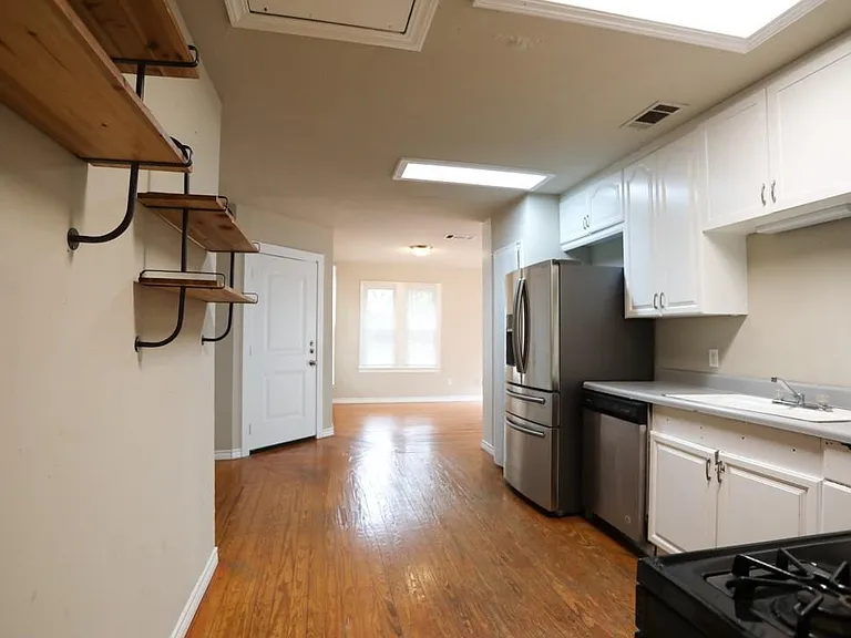 4903 Caswell Ave — Photo 6