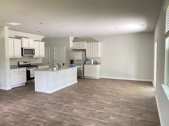 5th image of 861 Kirby Ct