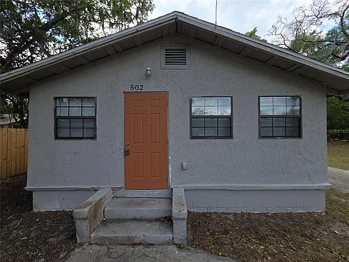 502 SE 9th St Photo 1