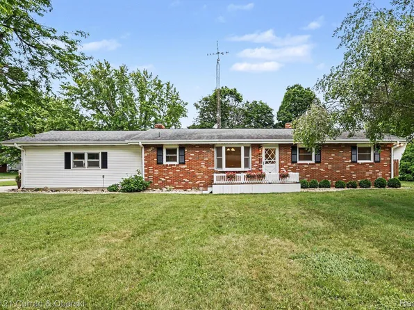 1764 Arcadia Dr, Saint Joseph, MI 49085