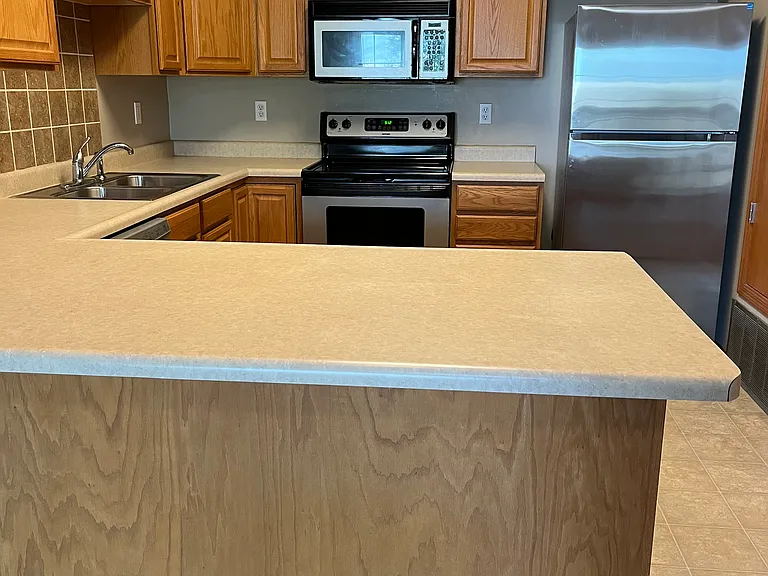 90 E Jefferson St #8 — Photo 5