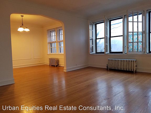 4th image of 1639 W Touhy Ave #3S