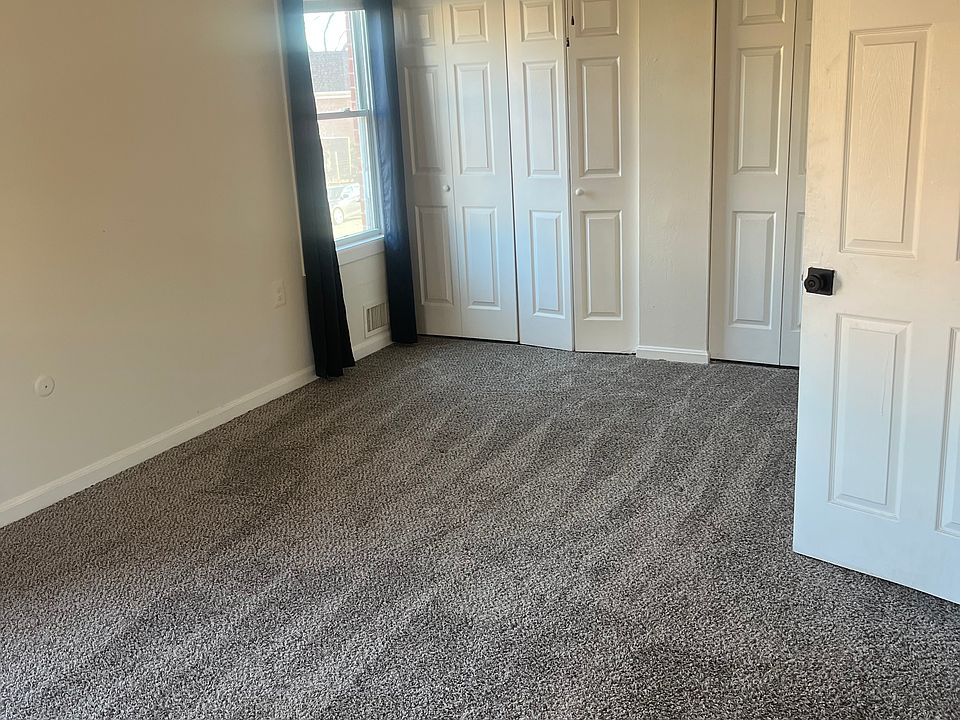1st image of 109 Mayfair Dr NE #2