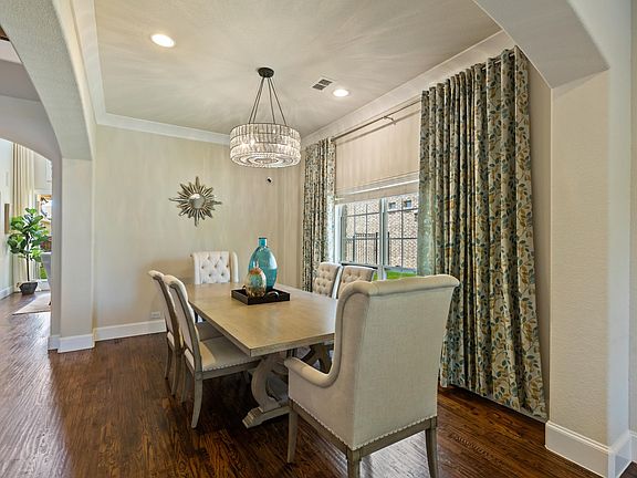 5th image of 801 Orleans Dr