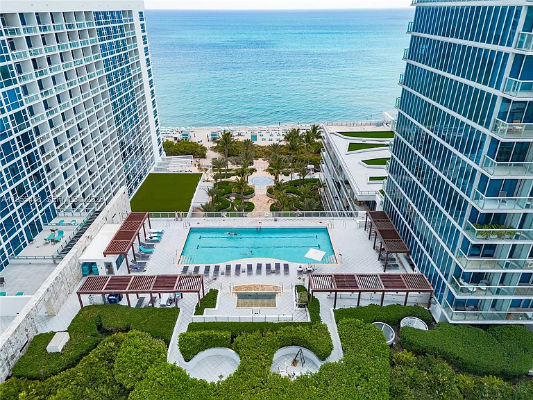 6799 Collins Ave #401 — Photo 8