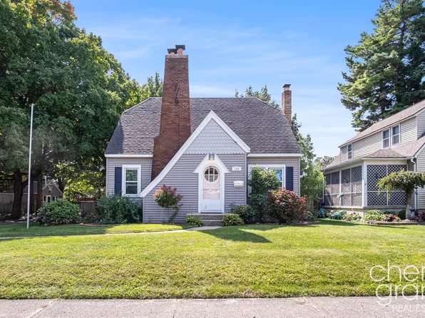 100 Colrain St SW, Wyoming, MI 49548