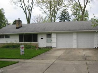 424 Anne Dr, Berea, OH 44017