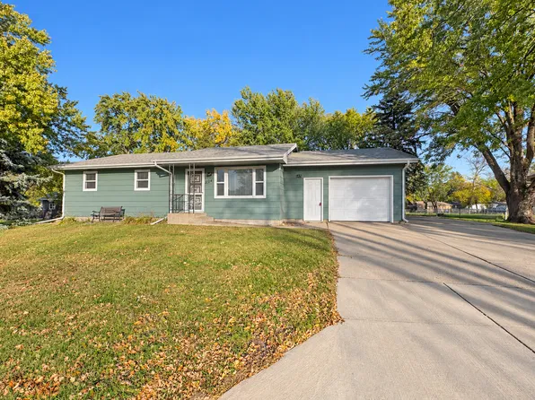 2104 E Sylvan Cir, Brandon, SD 57005