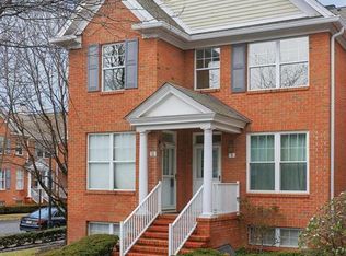 11 Franklin School Way, Metuchen, NJ 08840