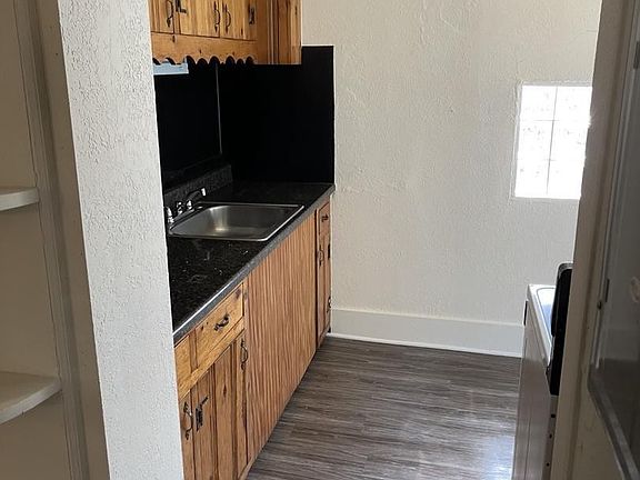 3rd image of 22 W King St #1