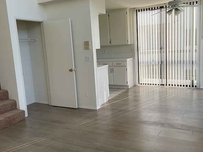 10715 Missouri Ave #304 — Photo 3