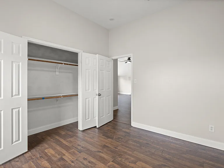 2318 Hillgrove Ct — Photo 30