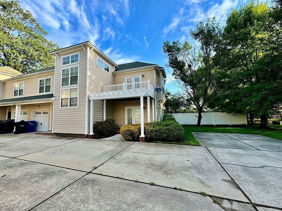 1st image of 429 Fountain Dr
