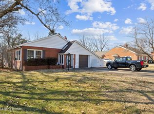 130 E Geiger St, Morganfield, KY 42437