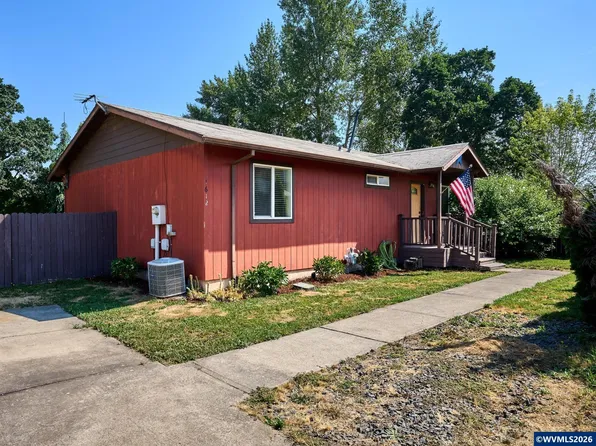 1612 Habitat Ln, Silverton, OR 97381