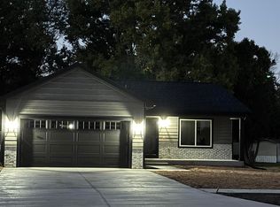 1924 NW Vail Ave, Topeka, KS 66608