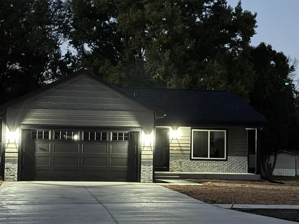 1924 NW Vail Ave, Topeka, KS 66608