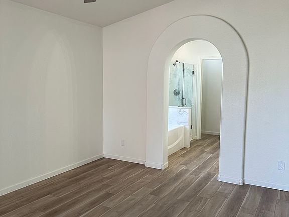 2nd image of 4634 E Grovers Ave