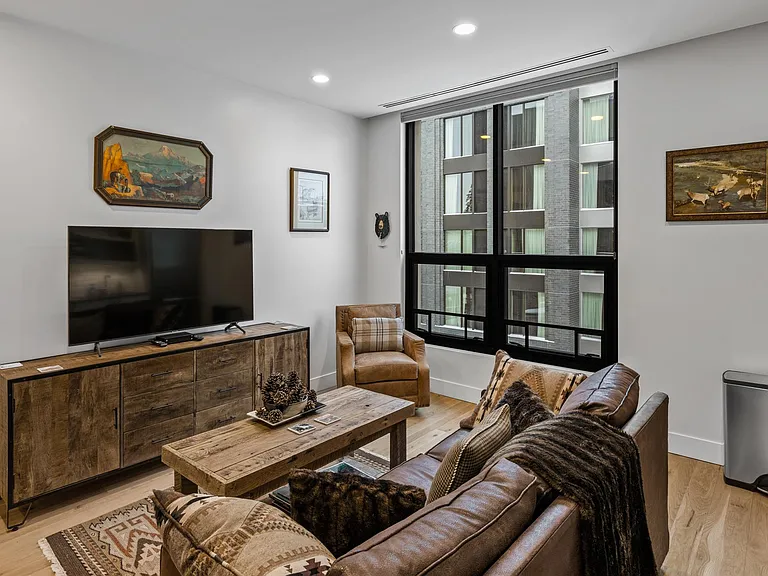 5 W Mendenhall St #309 — Photo 18
