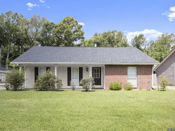 30707 Country Club Ln, Denham Springs, LA 70726