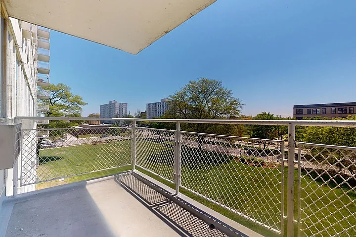 Lake Meadows Apartments — Photo 297