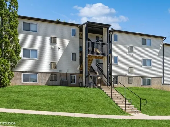 2620 Westwinds Dr APT 2, Iowa City, IA 52246