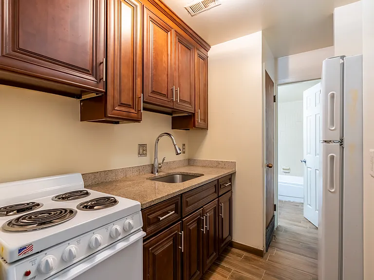 921 S Main St #21 — Photo 6