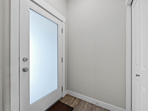 3rd image of 2514 Spring Bank Ave #209