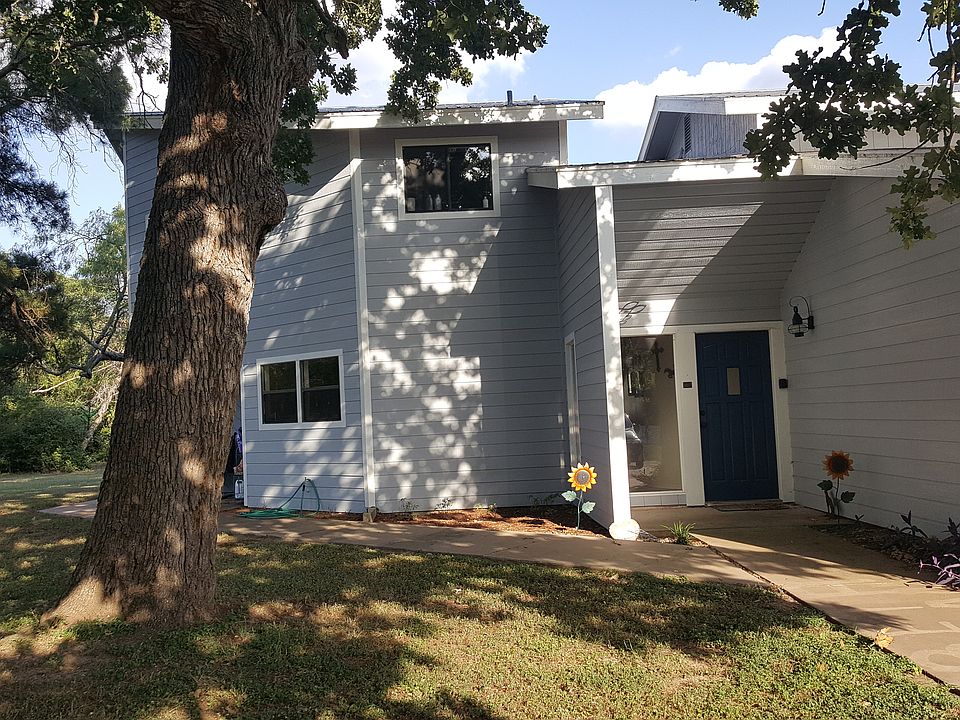 Contemporary inviting front