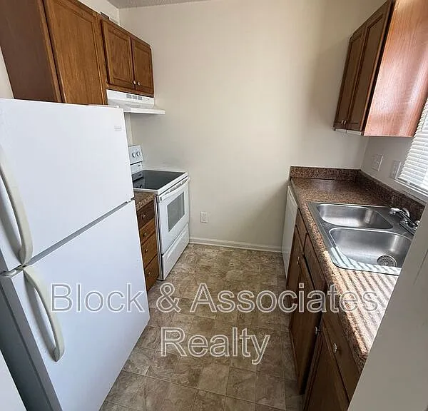 500 N Church St #13 — Photo 2